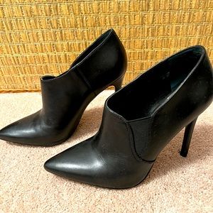 Nine West booties, size 8, black